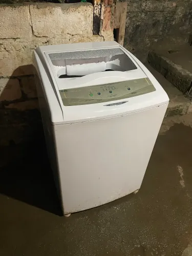 máquina de lavar Brastemp 8kg pra retira peça ou arrumar barato!