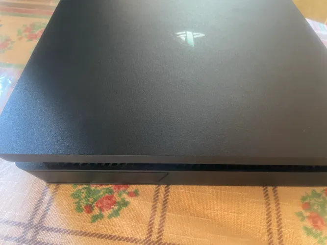 ? PS4 Slim 1TB + 2 Controles  1 Original + Jogos em Mídia Física
