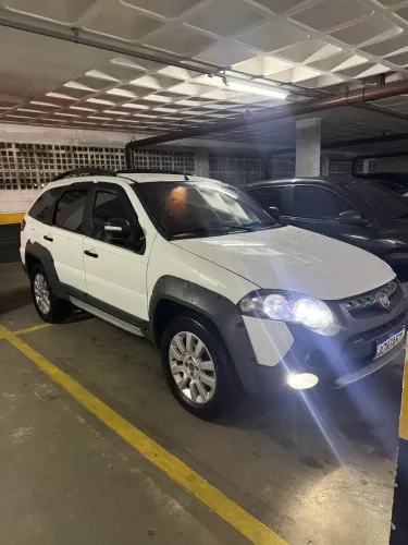 Fiat Palio Weekend Adventure Locker 1.8 Flex 2015