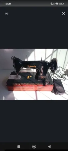 Máquina de costura Vigorelli antiga (V ou T)