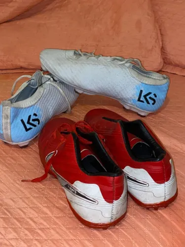 VENDO 2 CHUTEIRAS TAM 41 - USADA POUCAS VEZES!