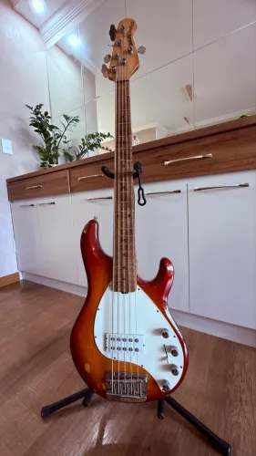 Music Man StingRay 5h Honey Burst 
