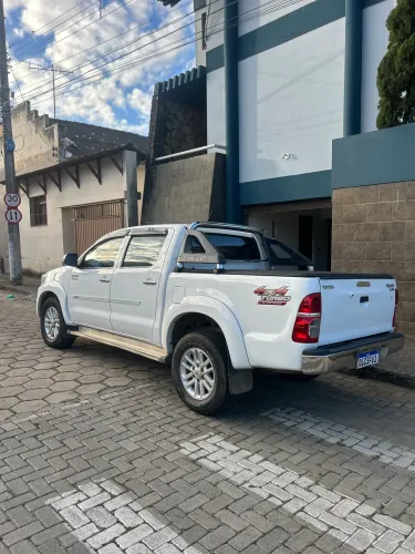 Toyota Hilux CD SRV D4-d 4X4 3.0 TDI Diesel AUT 2013