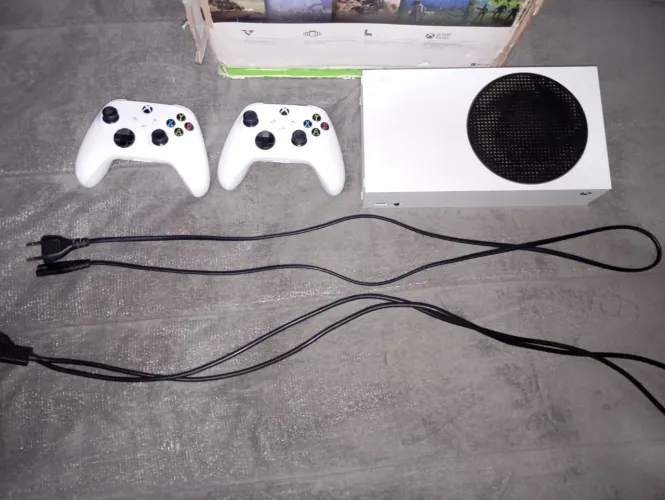 Xbox Series S 512GB Impecável + 2 Controles Originais (Com NF e Caixa)