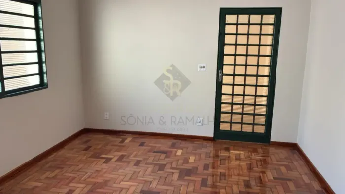 Casa para Venda no Bairro Vila Albertina em Ribeirão Preto/SP.