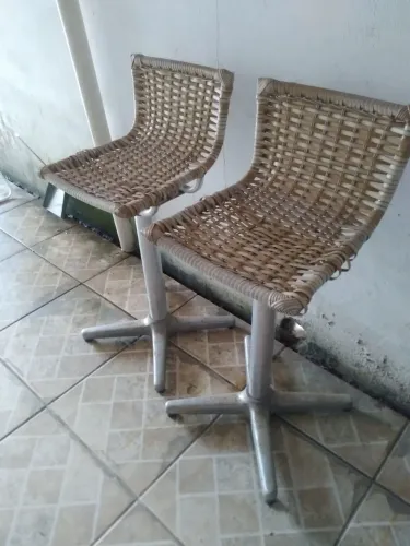Cadeira de tipo barzinho
