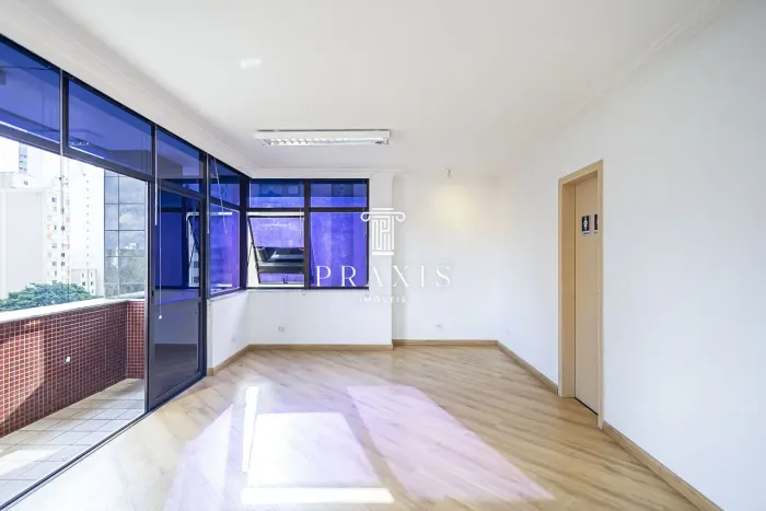 Sala Comercial à venda ou locação com 37m² - Bairro Bigorrilho - Curitiba/PR