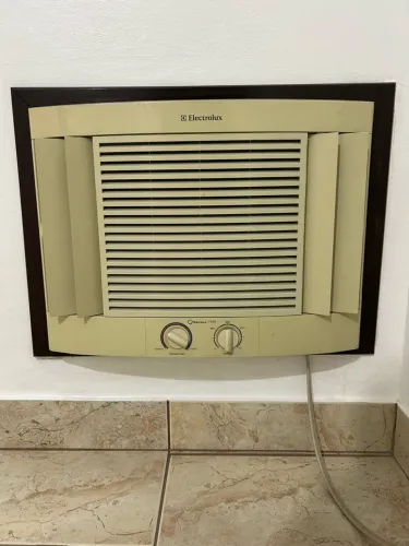 IMPERDÍVEL! Ar condicionado Electrolux janela 7500bt 127w.