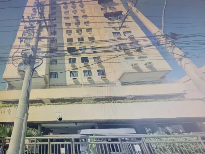 Apto c/2 qts, vaga, play na Praça Seca cond. Pq Resid Solaris