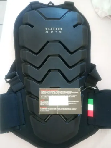 PROTETOR DE COLUNA TUTTO COMBAT M/G. COMPRADO EM 2021 POR R$ 649,00. NUNCA USADO.