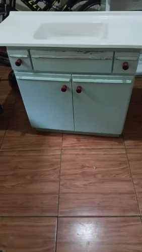 Vendo armarinho de banheiro