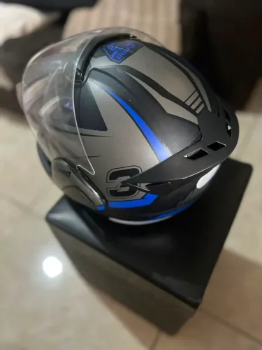 Vendo capacete Robocop vê protork tamanho 60