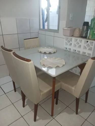 Vendo mesa 4 cadeiras semi nova