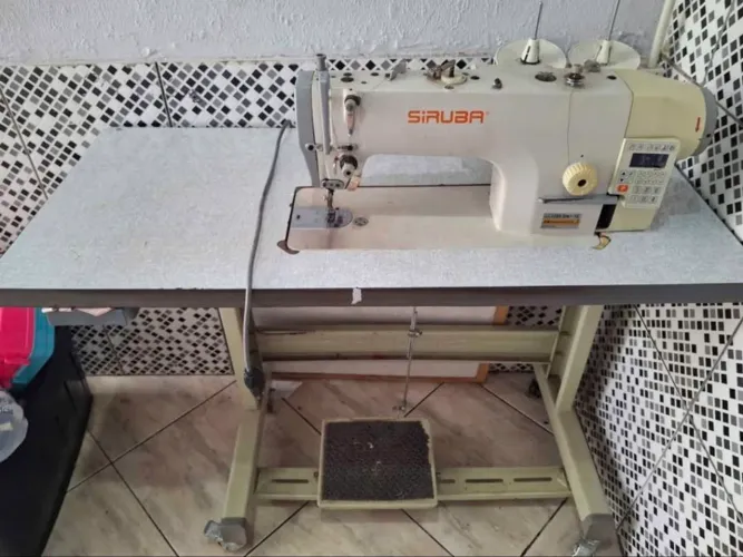 Maquina reta eletrônica siruba 