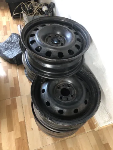 Rodas aro 15R originais Fiat.