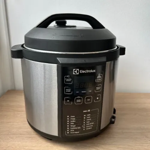 Panela de Pressão Elétrica Electrolux PCC20 (6 Litros)