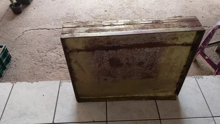 Vendo uma base suporte com rodas giratórias funcionando perfeitamente