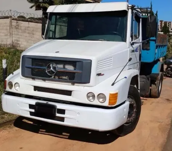 CAMINHÃO MERCEDES BENZ L1318 2010/2011