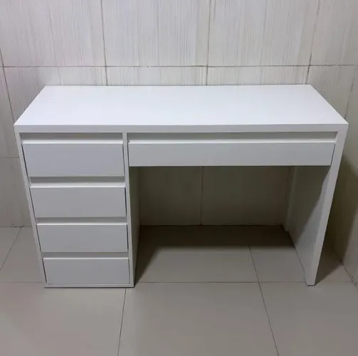 Escrivaninha Com Gavetas L 1.20 M