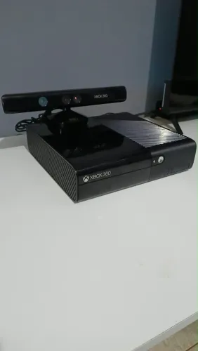 Xbox 360 Super Slim Completo + Kinect + 3 Controles + Guitarra Rock Band + Jogos Originais