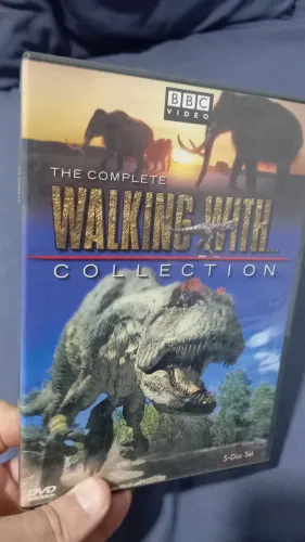 DVD box caminhando com dinossauros e as bestas completa