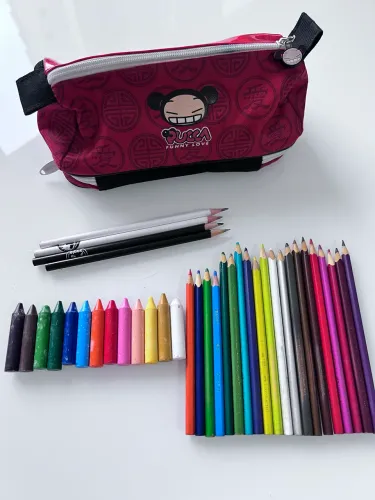 Estojo Pucca + kit escolar