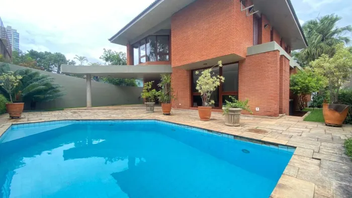 Casa de Alto Padrão com 4 Suítes e Piscina à Venda - Alphaville 2 | Barueri