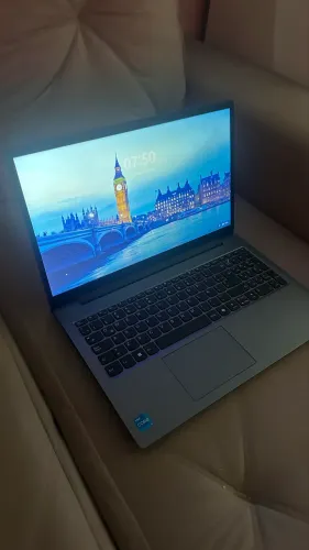 Notebook Lenovo V15 G5 IRL