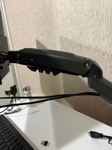 ELG, F160N, Suporte Articulado de Mesa com Pistão a Gás, 2 Monitores de 17? a 35?