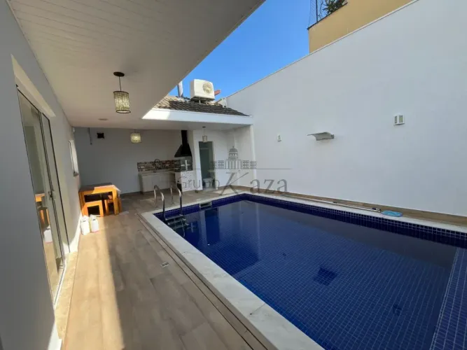 Oportunidade - Casa em Condomínio - Urbanova IV-A - Altos da Serra III - 4 Dormitórios - 2