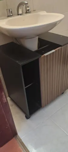 Gabinete para pia de coluna Bechara montado
