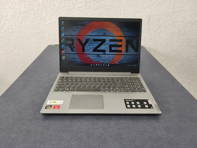 Notebook Semi Gamer Ryzen 5. Dedicada 2 GB