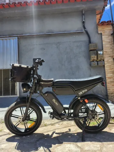 Bicicleta elétrica V8 Pro S com 2 baterias