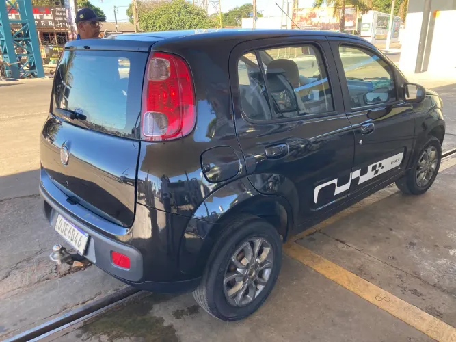 Fiat Uno Vivace 1.0 EVO Fire Flex 8V 3P 2013