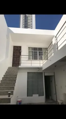 CASA NA MUNDURUCUS - Bacelar Imóveis vende, 300m², duplex, na Cremação