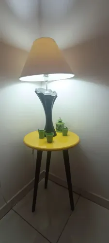 Abajur de Mesa Moderno Base Preta - Perfeito Estado