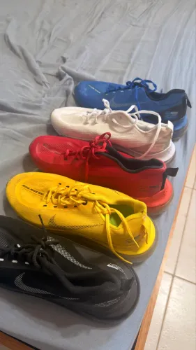 5 pares de tênis 