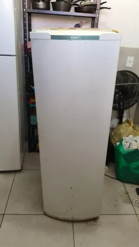 Geladeira para retirar peças