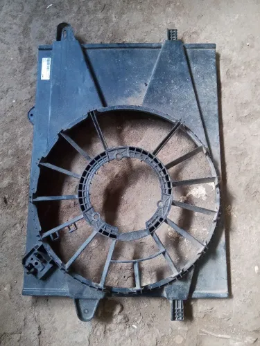 Defletor radiador Onix 2017/19 original 
