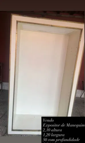 Expositor em moldura madeira