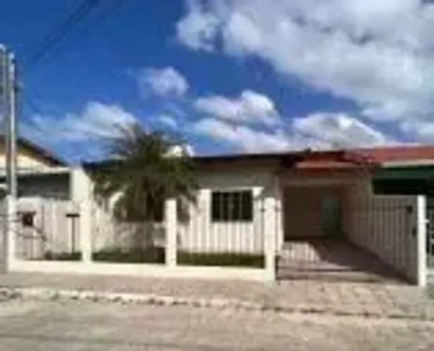 Casa reformada de 1 suite + 1dormitório mobiliado com piscina e churrasqueira