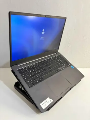 Usado - Notebook Samsung | Intel Core i3-1215U 12ª Geração | 8GB RAM | SSD NVMe 256GB | T
