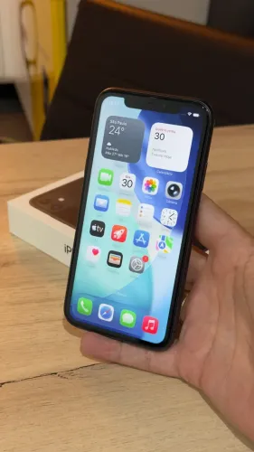 iPhone 11 64GB Preto - Loja física! Com 90 dias de garantia! Até 18x no cartão