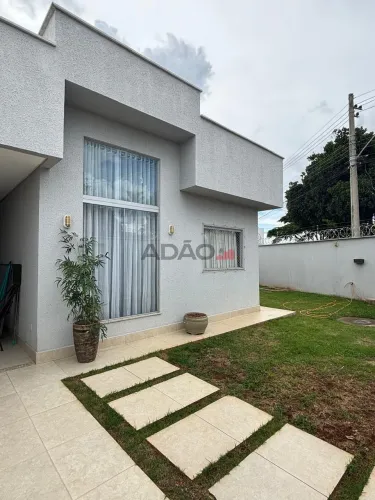 Casa térrea Jardim Olímpico Casa de Rua com 3 Quarto(s) e 2 banheiro(s) à Venda, 100.00 po
