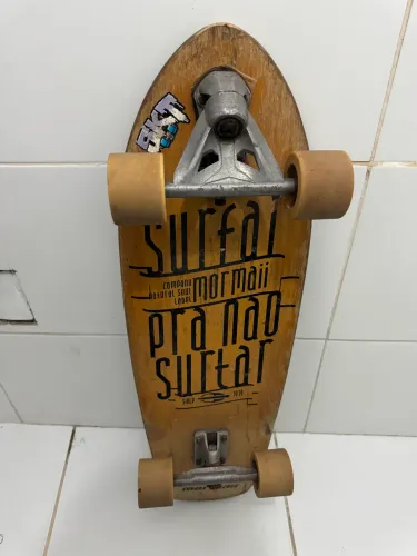 Skate simulador de surf Mormaii 