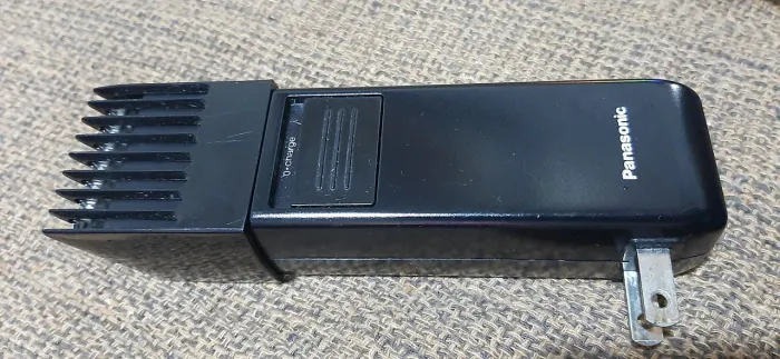 Máquina de cortar cabelo e barba PANASONIC 