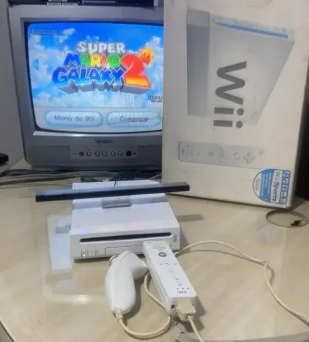 Nintendo Wii Controle Cabos e 5 Jogos ( Destravado )