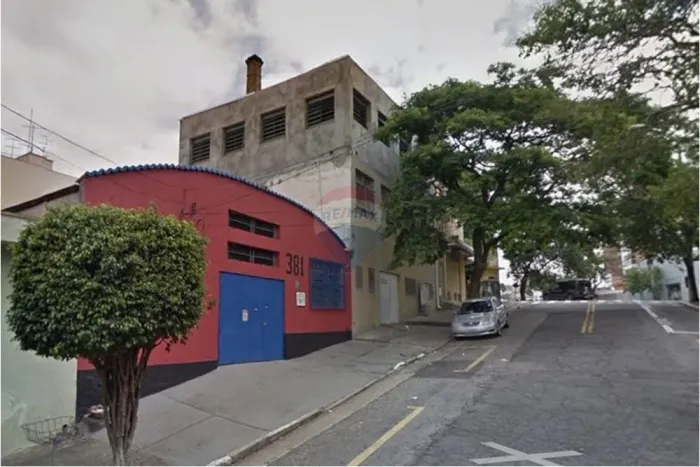 "Prédio Comercial para LOCAÇÃO: Espaço Versátil c/ galpão extra para até 12 Vagas"