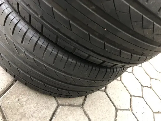 Par Pneus 225/40 R19