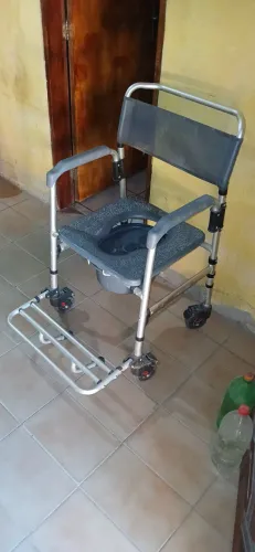 Cadeira de Banho hospitalar! De aluminio!